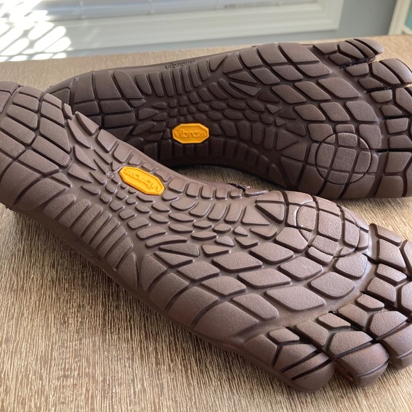 NWOT Vibram CVT Leather - Brown - 46(12) - Picture 2 of 5